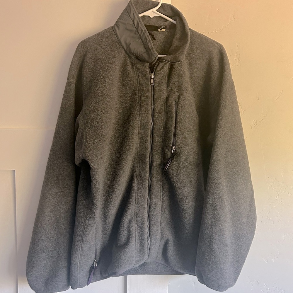 Patagonia charcoal gray full zip fleece